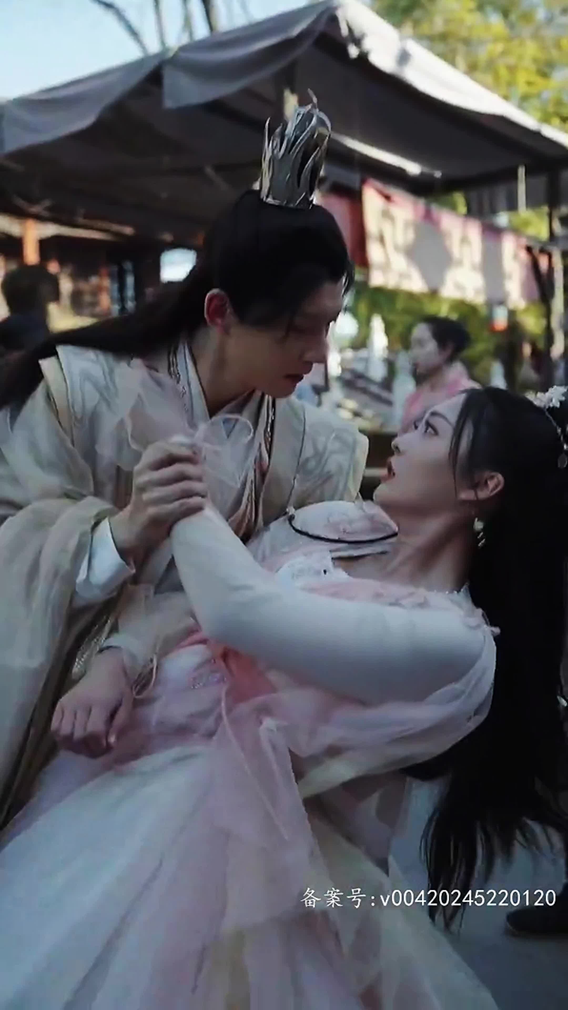 醫(yī)見(jiàn)鐘情，奈何陛下偏要寵我