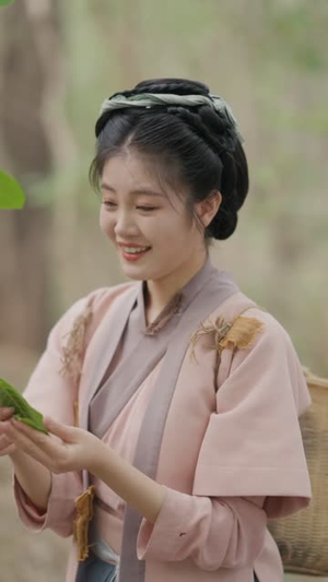 災(zāi)荒年，小農(nóng)女有滿倉(cāng)魚肉